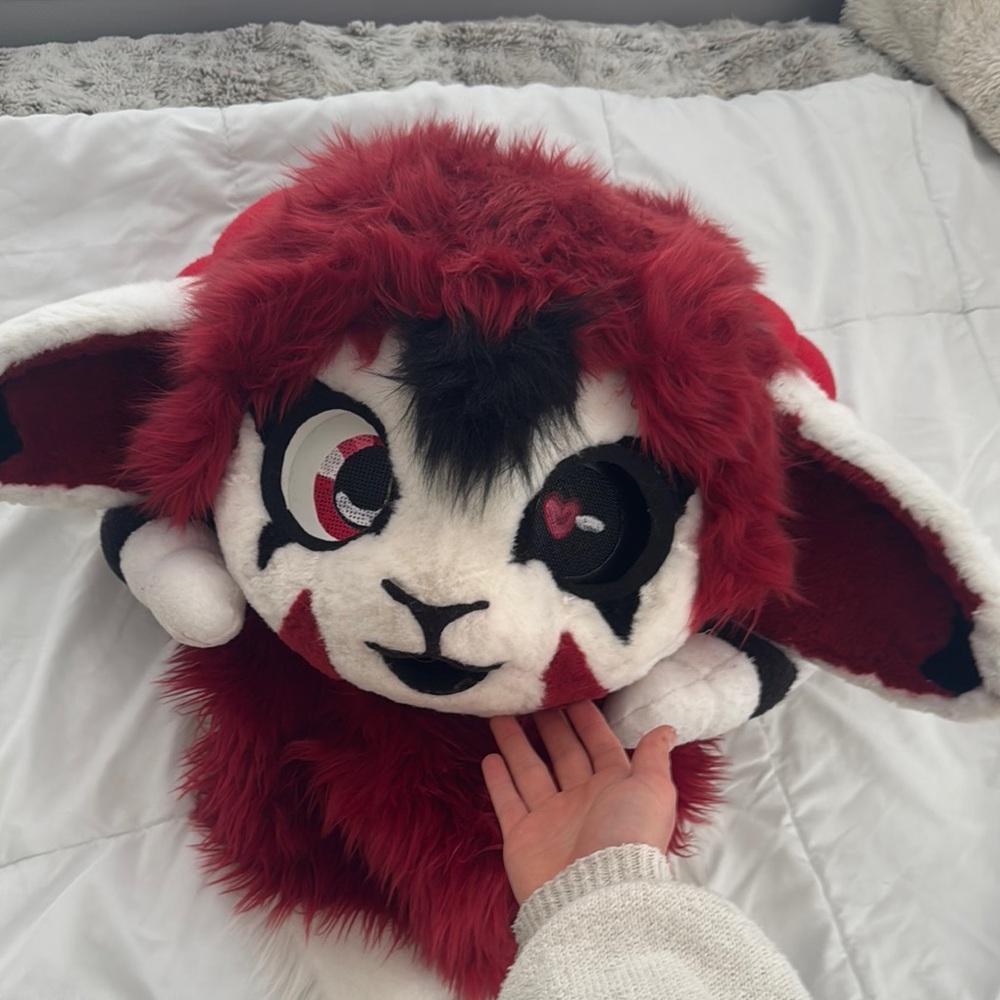 high quality fursuit red and black 💗💗